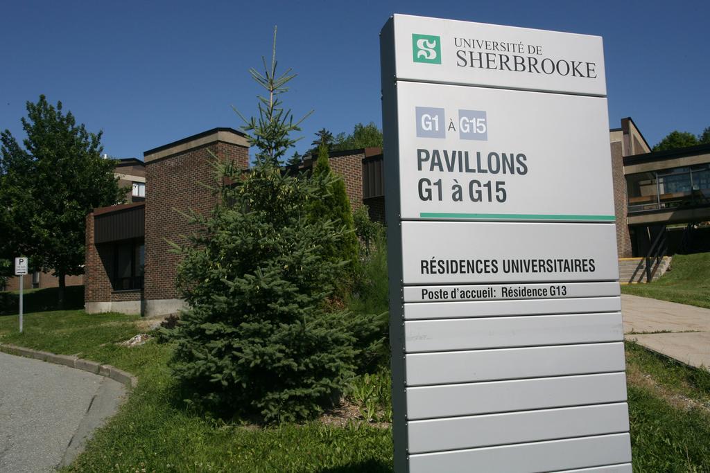 Au Campus-Hébergement hôtelier Université de Sherbrooke Esterno foto