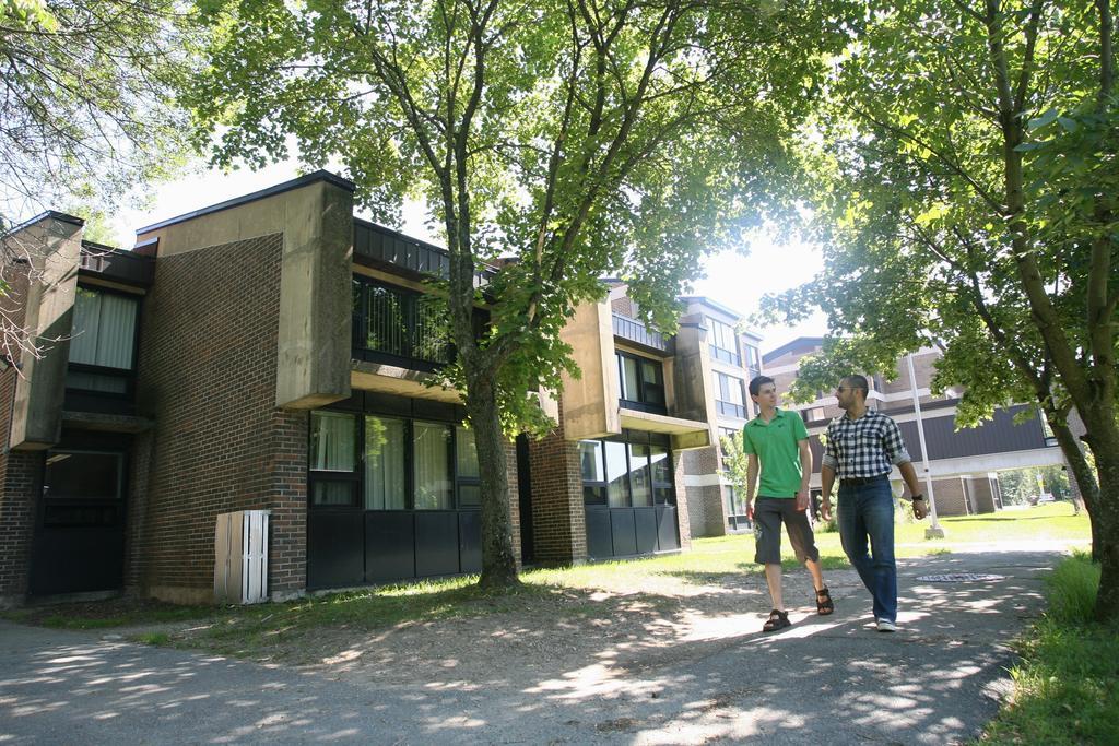 Au Campus-Hébergement hôtelier Université de Sherbrooke Esterno foto