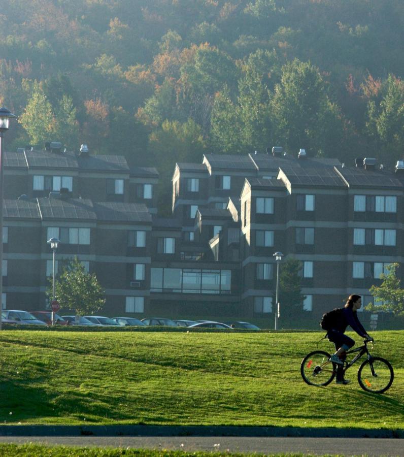 Au Campus-Hébergement hôtelier Université de Sherbrooke Esterno foto